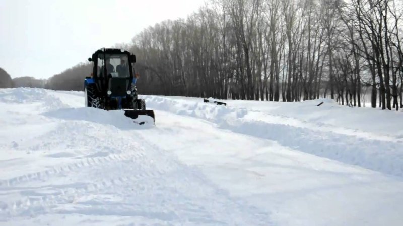 МТЗ 82 зимой в деревне