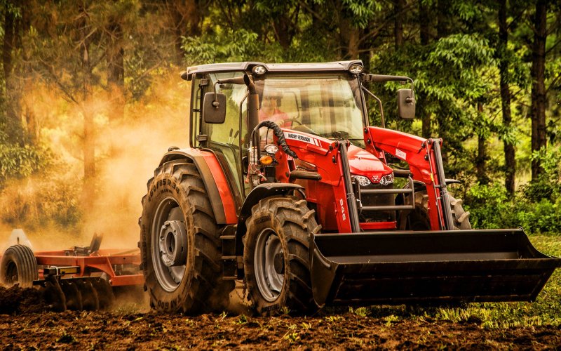 Massey Ferguson 6700 трактор