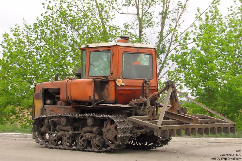 Трелёвочник ДТ 75
