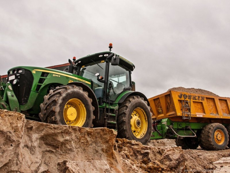 John Deere 4k