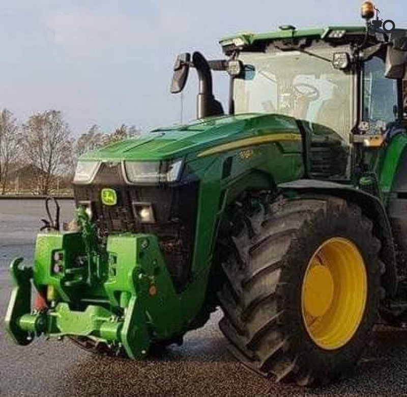 John Deere 8r 2021