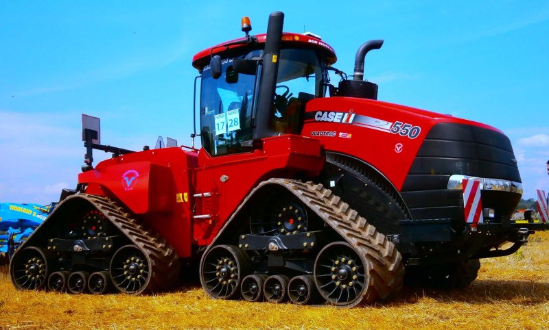 Трактор Case Quadtrac-600.