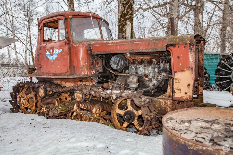 Гусеничный трактор ДТ-75м