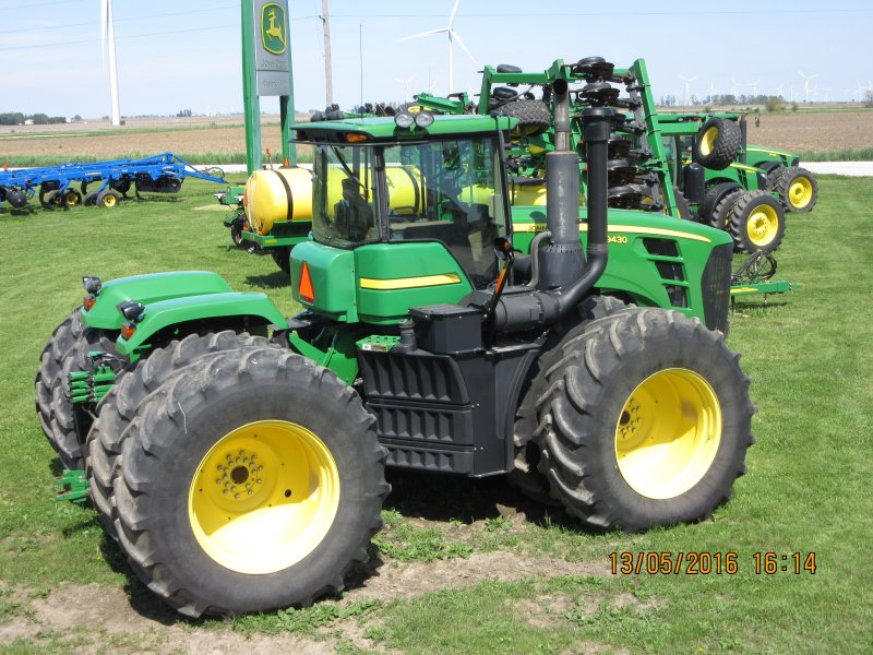 John Deere 8335r надпись