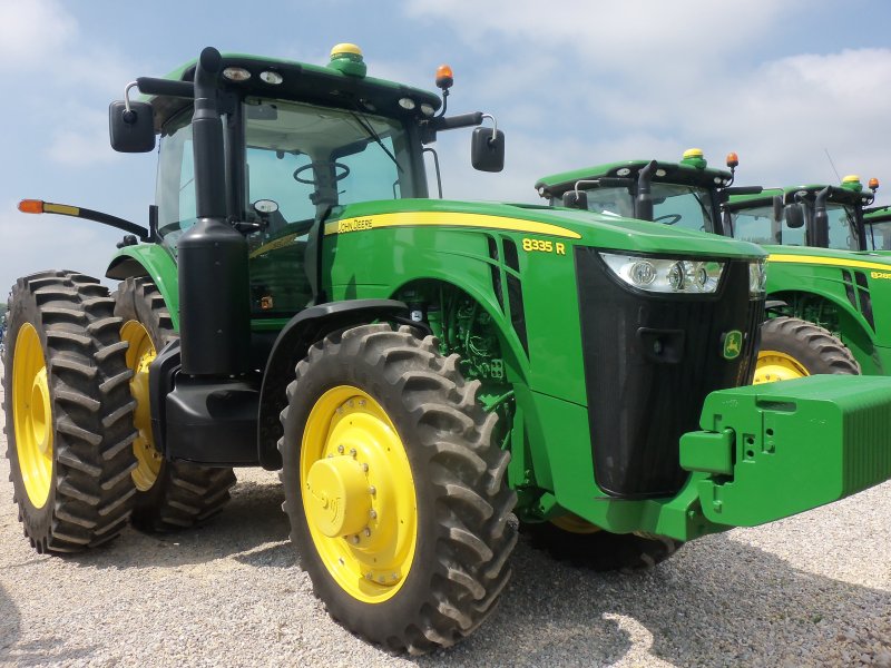 John Deere 8285