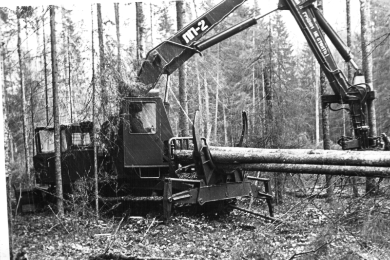 Валочно-трелёвочная машина ВТМ-4