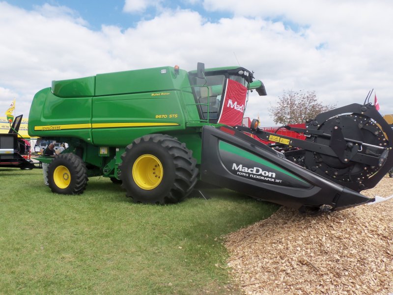 John Deere 9670
