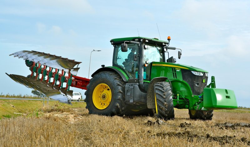 John Deere 7260