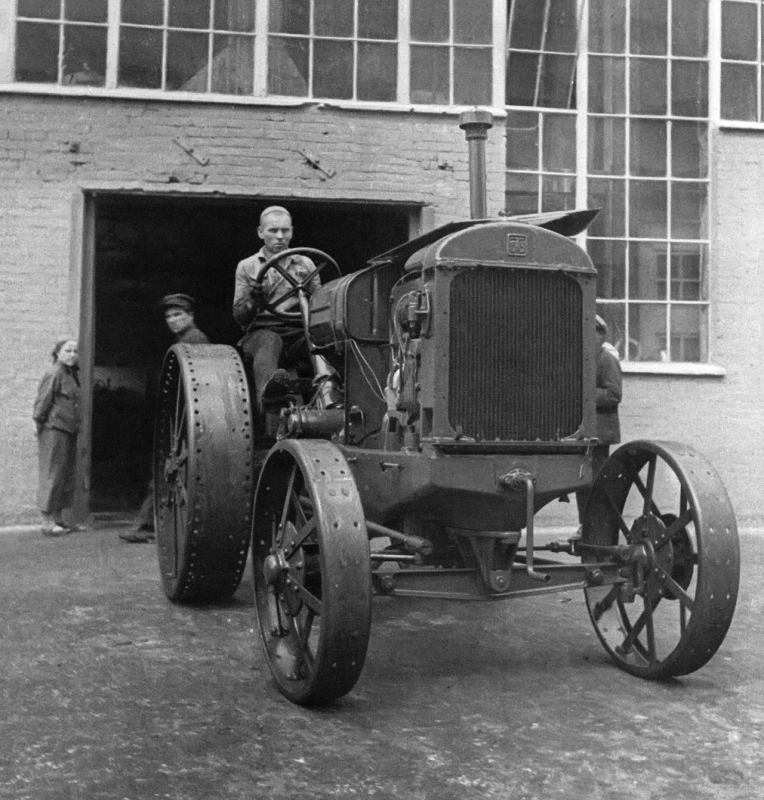 Трактор ХТЗ 1930