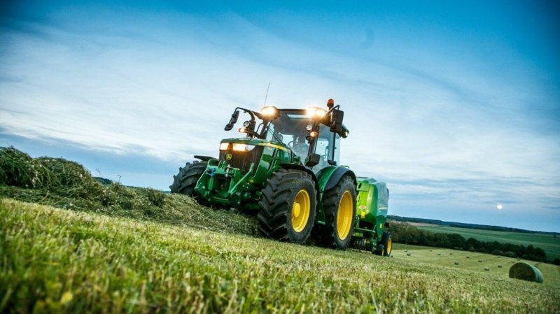 John Deere 5100e