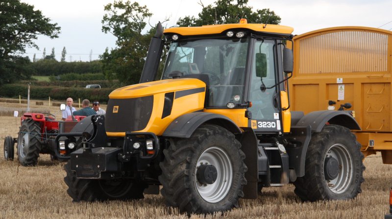 JCB Fastrac 3230