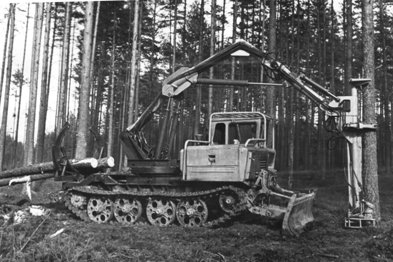 Валочно-трелёвочная машина ВТМ-4