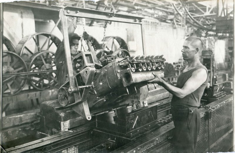 Сталинградский тракторный завод 1933