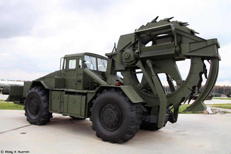 Траншейная машина колесная ТМК-2