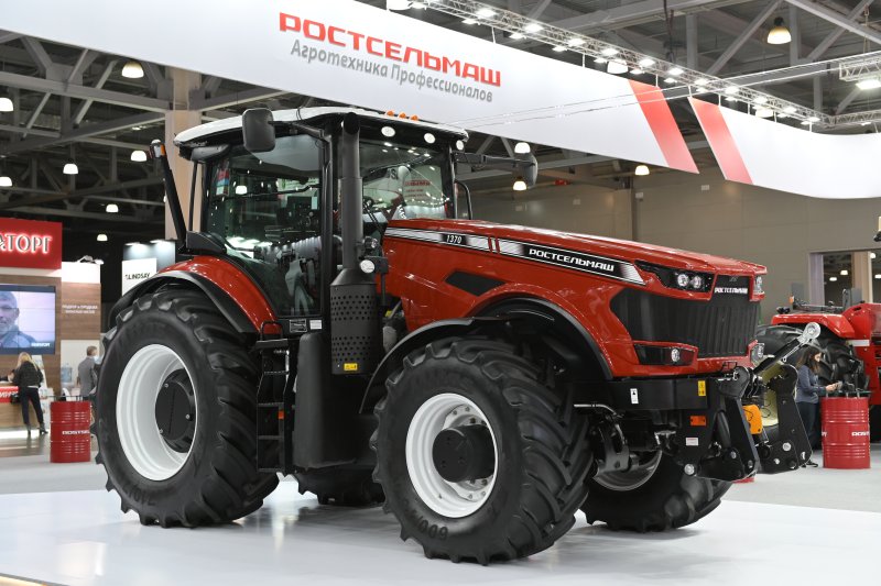 Трактор Ростсельмаш 1370 новый
