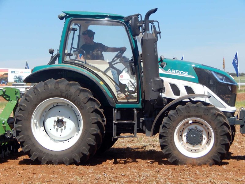 Трактор Arbos 7260