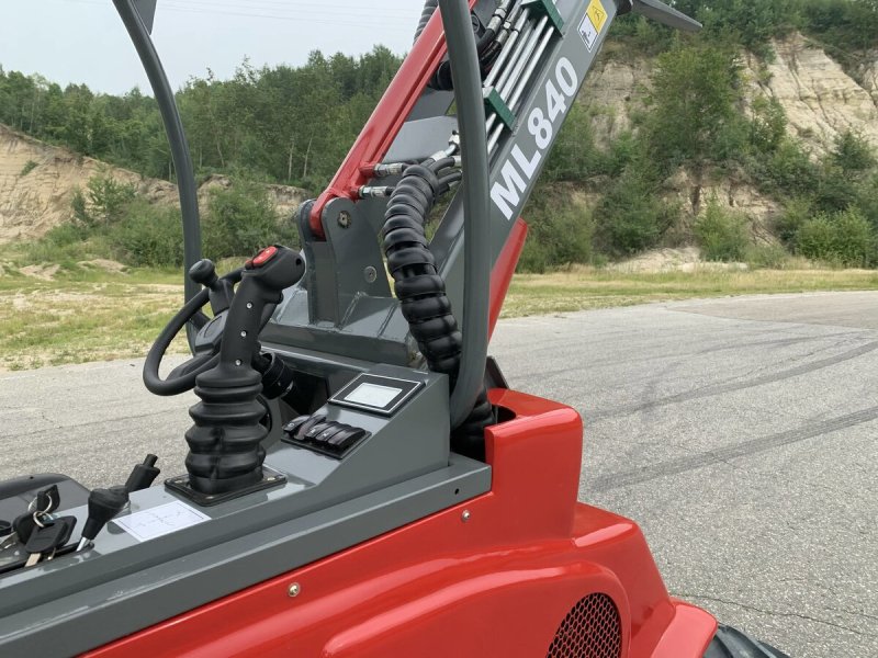 Мини погрузчик RUNMAX ml840
