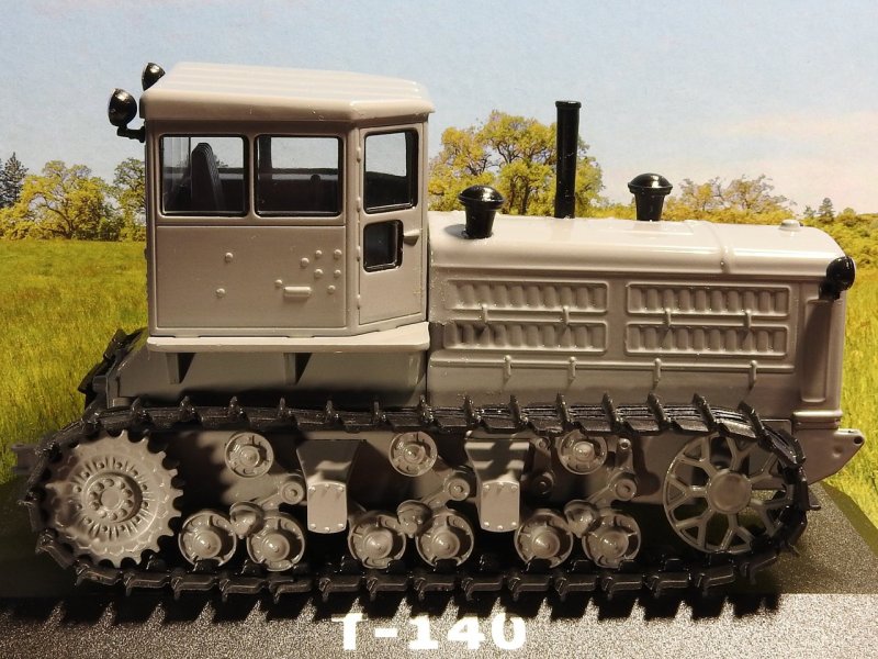 Т-140 трактор
