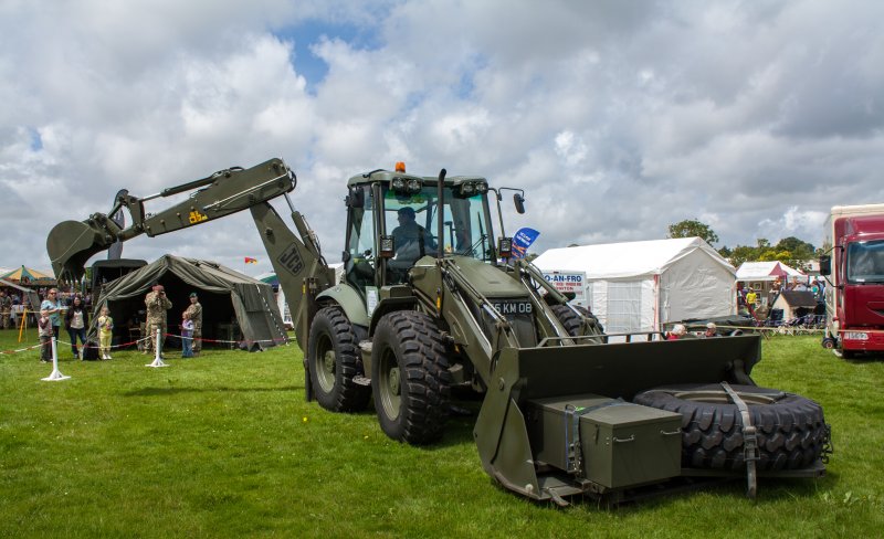 Military Machines JCB бронированный