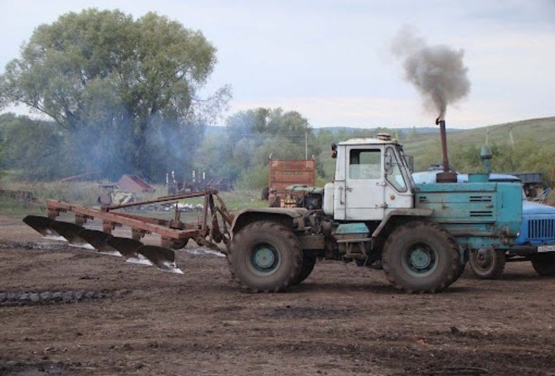 Т 150 С плугом ПЛН 5