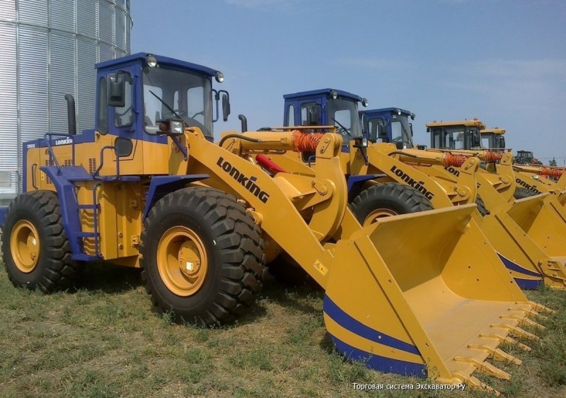 Фронтальный погрузчик CDM 855