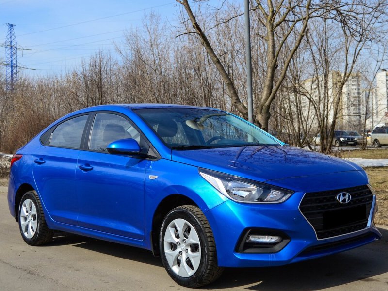 Hyundai Solaris синий