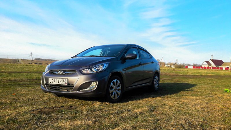 Hyundai Solaris 1 2013 1.4 черный