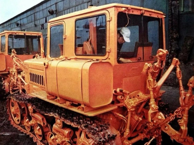 Трактор гусеничный ДТ-75т