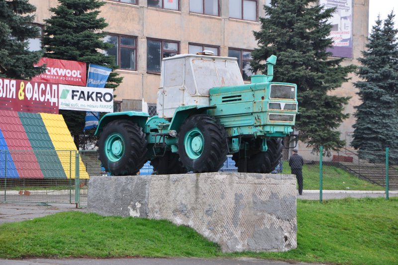 Щигры трактор памятник