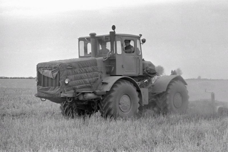 Кировец к-700 старый