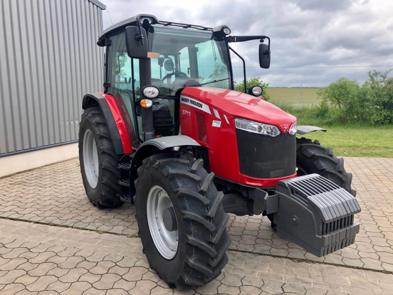 Massey Ferguson 5711