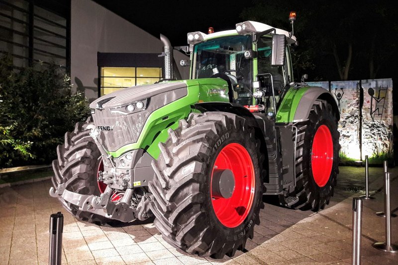 Трактор Fendt 1050