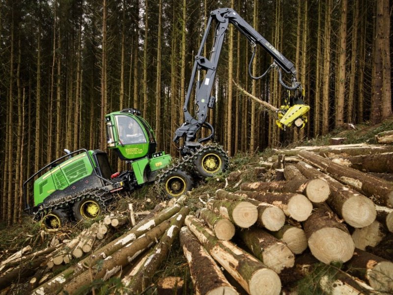 Форвардер John Deere 1270g,