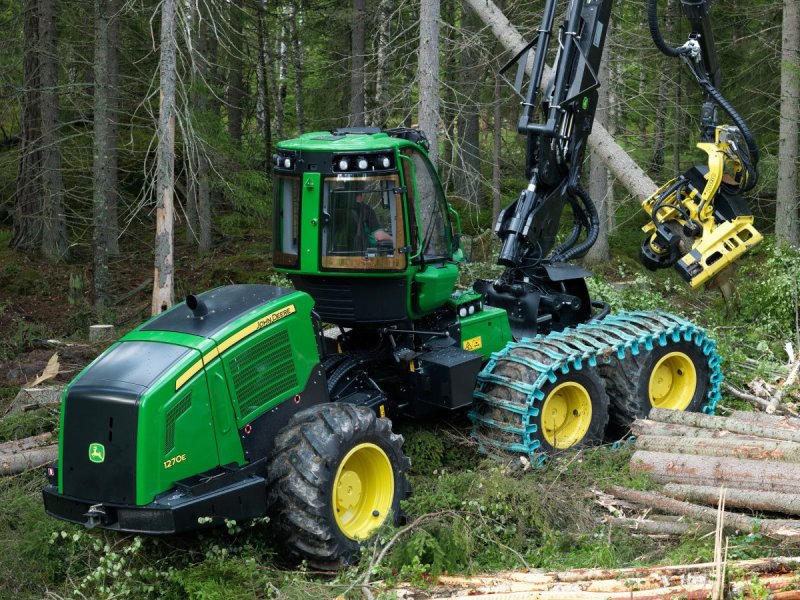 Харвестер John Deere 1270e