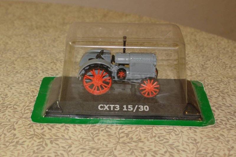 Модель трактора СХТЗ-15/30