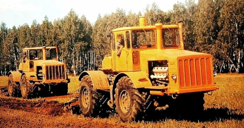 Советский трактор Кировец