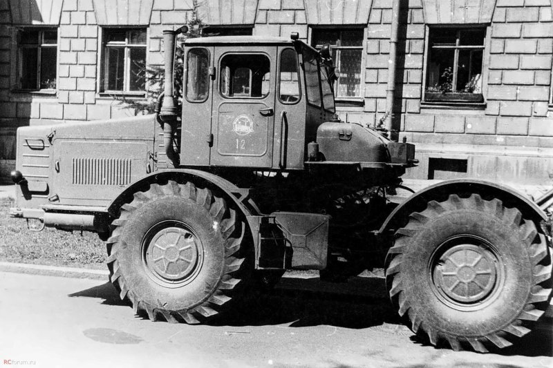 Трактора Кировец к-700 горбатый