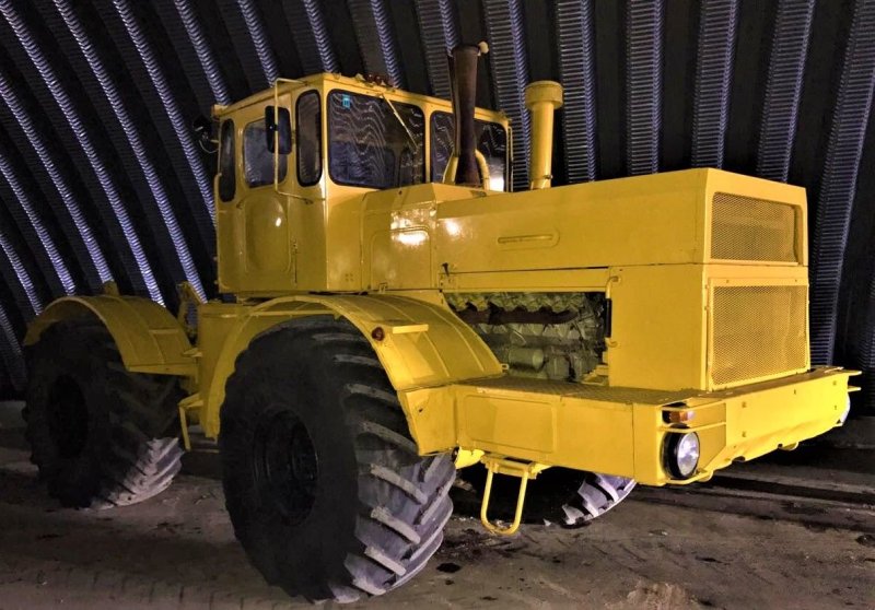 Трактор k-701 Кировец