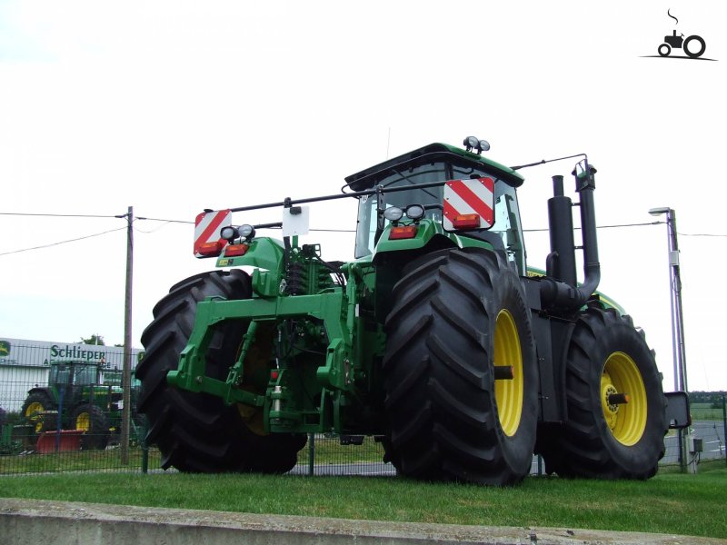 John Deere 9330