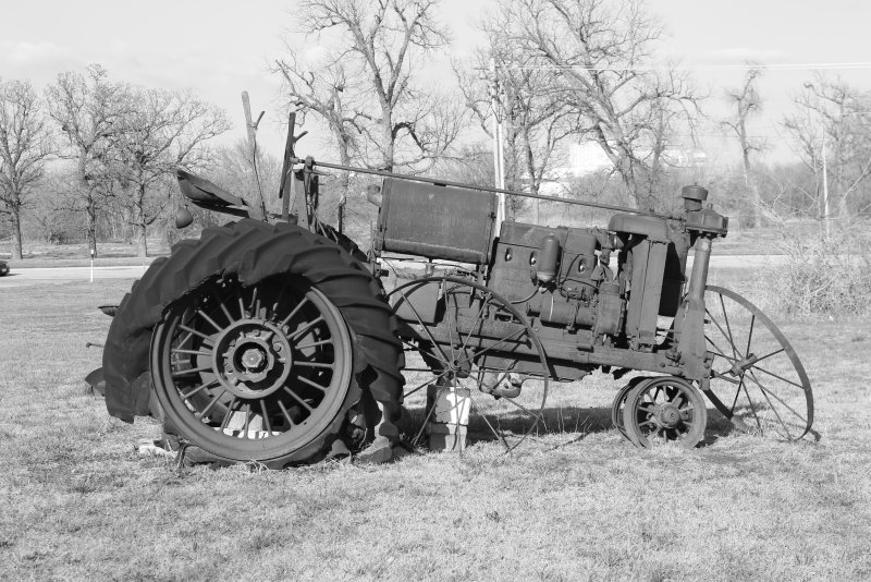 Трактор White Farm Equipment