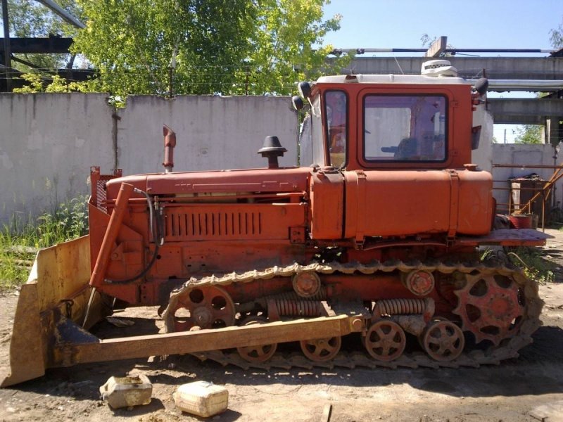 ДТ-75 бульдозер