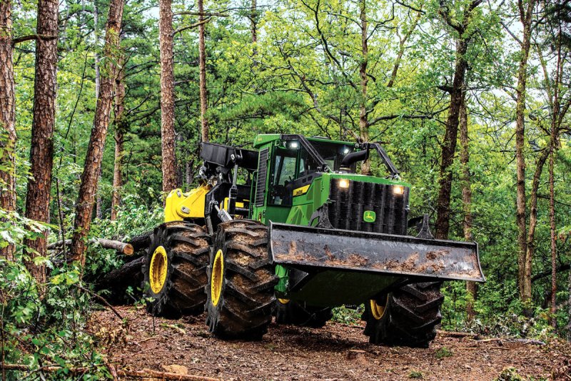 Трелевочный трактор John Deere