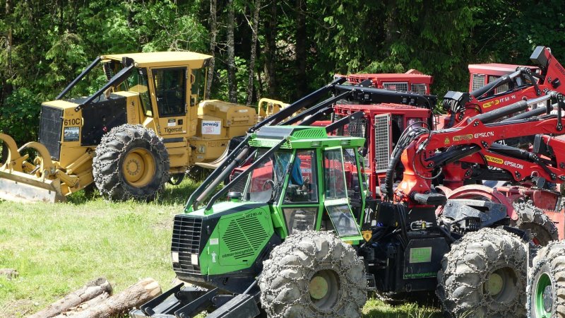 Трактор к 8400 Skidder