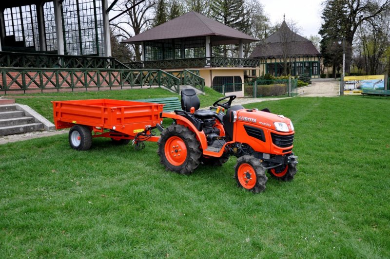 Трактор Kubota b1620
