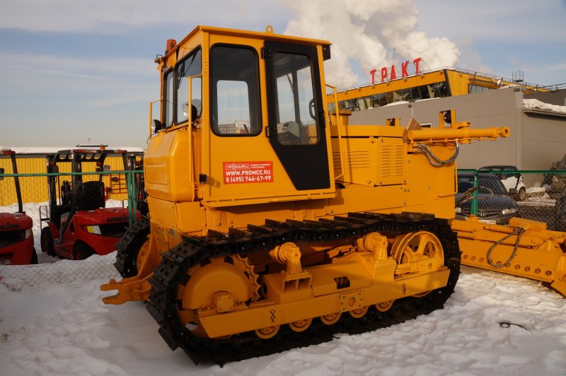 Бульдозер б 1701