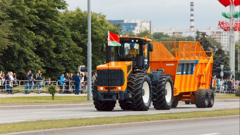 Новый трактор Амкодор