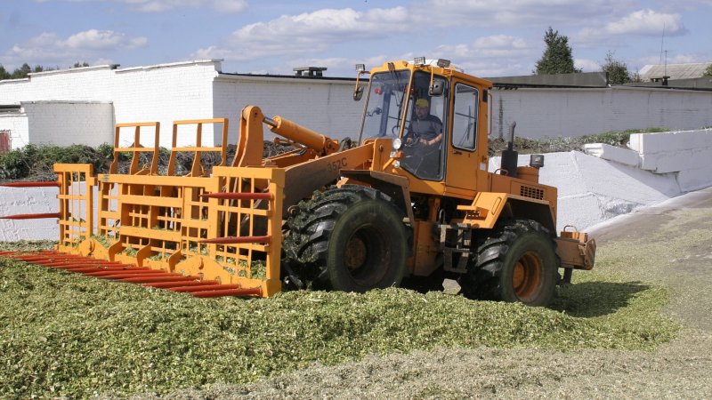 Погрузчик универсальный Амкодор 352с-02