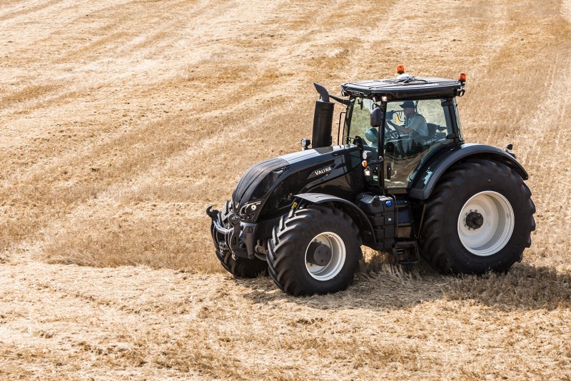 Финский трактор Valtra 400 л.с