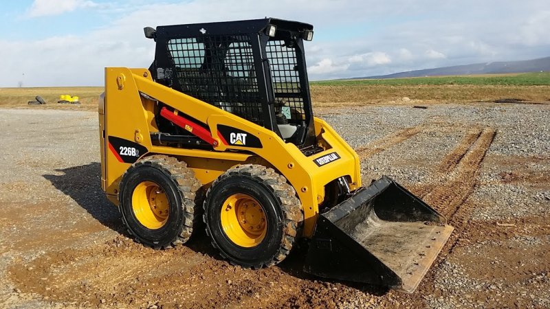Мини погрузчик Caterpillar 226b