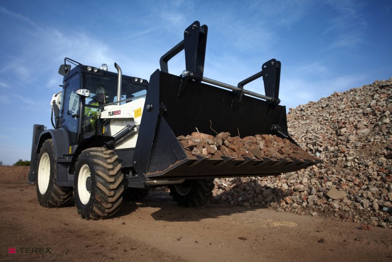 Экскаватор погрузчик Terex 890
